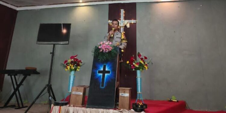 Polsek Langgam Gelar Ibadah Minggu Kasih, Personel Kristen dan Jemaat Hadiri Kegiatan Harmoni