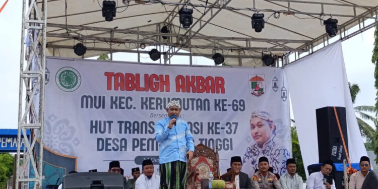 Kapolsek Kerumutan Dampingi Tabligh Akbar dan Pastikan Keamanan HUT Transmigrasi Desa Pematang Tinggi