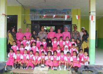 Kapolres Kuansing Salurkan Program Makan Bergizi di TK Tunas Harapan Desa Jake