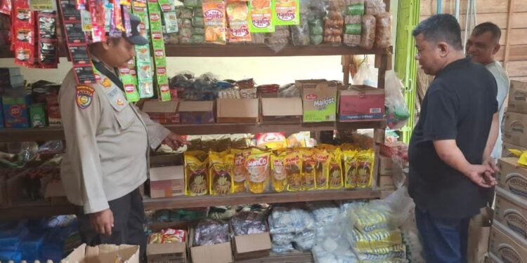 Polsek Teluk Meranti Cek Harga dan Stok Bahan Pokok Jelang Natal dan Tahun Baru