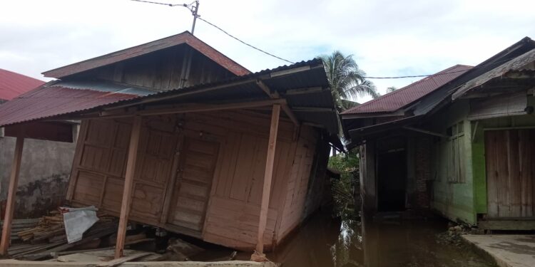 Warga Pulo Sarok Korban Banjir Minta Pemkab Aceh Singkil Segera Berikan Bantuan Rehab Rumah 