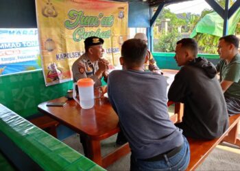 Polsek Pangkalan Lesung Sampaikan Himbauan Kamtibmas Melalui Kegiatan Jumat Curhat