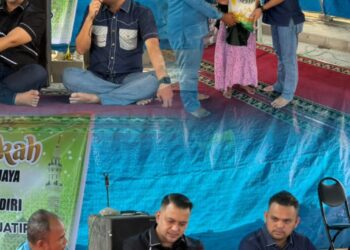 Jumat Berkah yang Menggetarkan Hati: Dirut PT Green Palama Pebriyan Winaldi Bangun Masjid dan Tebar Sembako untuk Warga Jatirejo