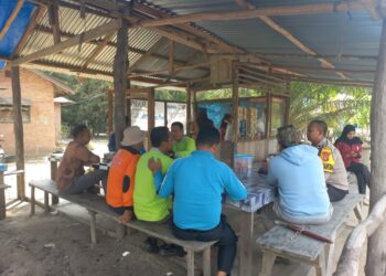 Bhabinkamtibmas Sambangi Tokoh Pemuda di Langgam, Ajak Jaga Kamtibmas dan Tangkal Hoaks