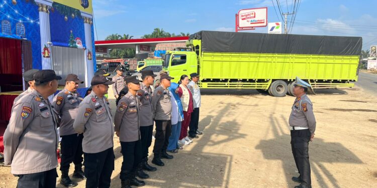 Pos Pam Nilam Sari Ukui Gelar Apel Pagi dan Pengaturan Lalu Lintas, Siap Amankan Natal dan Tahun Baru 2025 dengan Aman dan Kondusif
