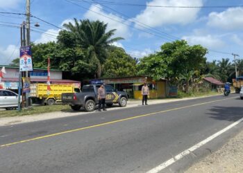 Polsek Pangkalan Lesung Gelar Patroli Rutin dan Pengaturan Lalu Lintas di Jalan Lintas Timur