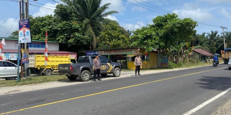 Polsek Pangkalan Lesung Gelar Patroli Rutin dan Pengaturan Lalu Lintas di Jalan Lintas Timur