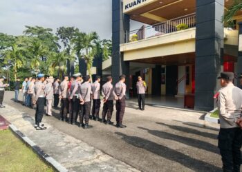 Wakapolres Kuansing Pimpin Apel Personel Ops Lilin LK-2025, Tekankan Disiplin dan Profesionalisme