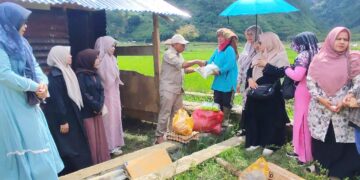 Perduli Kemanusiaan, SMP Negeri 1 Takengon Serahkan Bantuan Kepada Keluarga Siswa