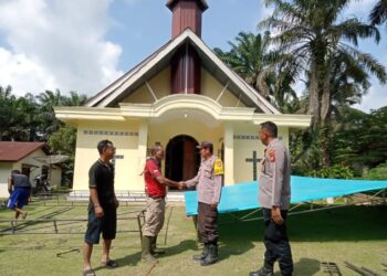 Polsek Kerumutan Lakukan Patroli Gereja Jelang Natal 2025 dan Tahun Baru 2026