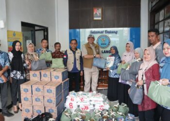 Kepala BNNP Aceh Salurkan Bantuan Kemanusiaan untuk Personel BNN Kota Langsa Terdampak Banjir