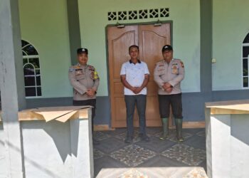 Bhabinkamtibmas Polsek Kuala Kampar Sambang Gereja Jelang Natal 2025 dan Tahun Baru 2026