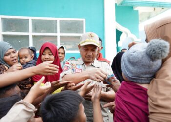 Bupati Aceh Jaya Antar Langsung Bantuan Korban Banjir Bandang Dan Longsor Di Aceh Tengah