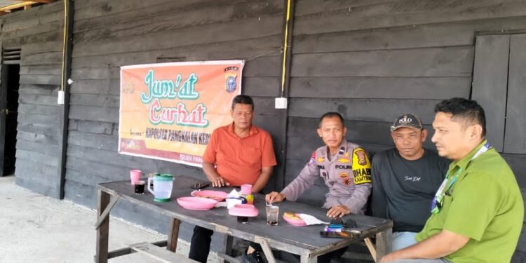 Dialog Jumat Curhat, Polisi Serap Aspirasi Warga Pangkalan Kerinci Barat