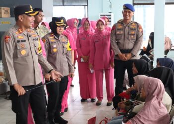 Kapolres Siak Bersama Bhayangkari Tinjau Pos Ops Lilin, Pastikan Pengamanan Nataru Siap dan Kondusif