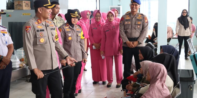 Kapolres Siak Bersama Bhayangkari Tinjau Pos Ops Lilin, Pastikan Pengamanan Nataru Siap dan Kondusif