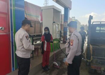 Polsek Pangkalan Kerinci Patroli Pusat Perbelanjaan dan SPBU