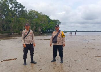 Polsek Teluk Meranti Patroli Pantai Ogis, Imbau Wisatawan Waspada Ombak Bono