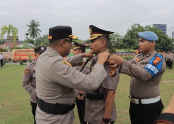 Kompol Rizki Hidayat Nahkodai Wakapolres Kampar, Kapolres: ‘Terus Tingkatkan Pelayanan Kepada Masyarakat’!”