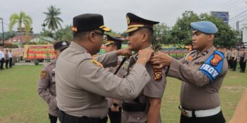 Kompol Rizki Hidayat Nahkodai Wakapolres Kampar, Kapolres: ‘Terus Tingkatkan Pelayanan Kepada Masyarakat’!”