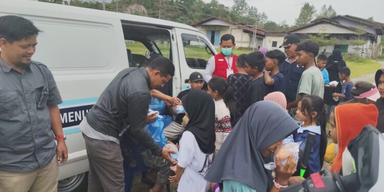 Kolaborasi SPPG Blang Panas Bersama PMI Bener Meriah Periksa Kesehatan Dan Berikan Makanan Bergizi