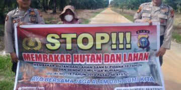 Polsek Pangkalan Kerinci Patroli Daerah Rawan Karhutla dan Sosialisasikan Larangan Membakar Lahan