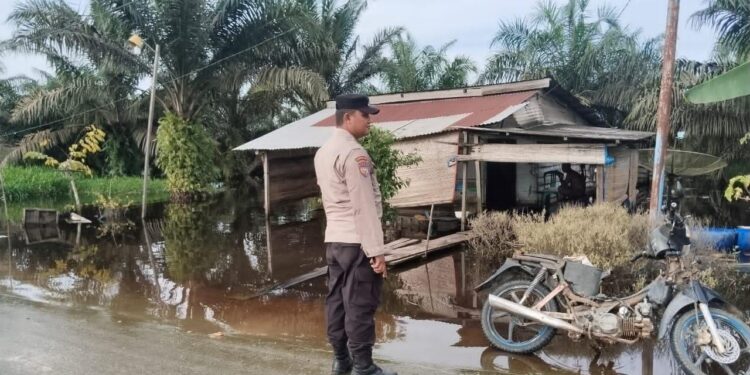 Banjir di Kelurahan Kerumutan Terpantau Terkendali, Warga Belum Mengungsi