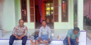 Bhabinkamtibmas Polsek Langgam Sambangi Tokoh Masyarakat, Sampaikan Pesan Kamtibmas