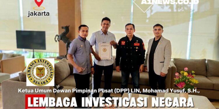 Ketum DPP LIN Pusat Mohamad Yusuf, S.H. Serahkan SK Mandat DPD (LIN)Provinsi Riau