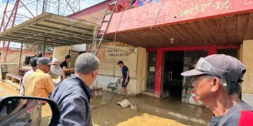 Tim Telkom dan Bea Cukai Langsa Terobos Aceh Tamiang Buka Akses Jaringan Internet 