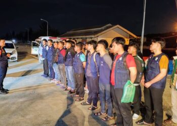 Kapal BC 60001 Tiba di Langsa Bawa 19 Ton Bantuan dan 51 Tenaga Medis serta Relawan