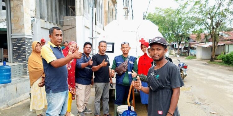 PMI Kota Langsa Masih Pasok Air Bersih Gratis ke Gampong 