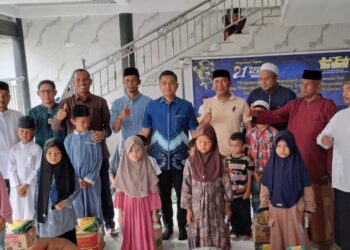 Wali Kota Langsa Serahkan Bantuan Perdana pada Anak Yatim di Gampong Blang