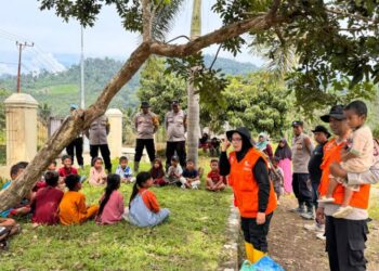 Polsek Syiah Utama Salurkan Donasi Multi-Donor Untuk Korban Bencana Hidrometeorologi