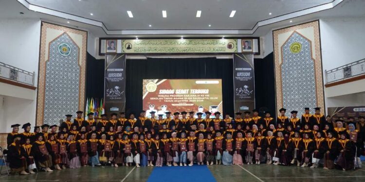 Rapat Senat Terbuka Wisuda Program S1 Ke-VIII STAI Raudhatul Ulum Sakatiga Indralaya Ogan Ilir