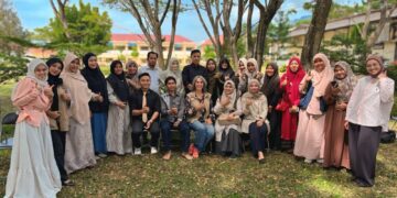 Let’s Talk English, Pusat Bahasa UGP Gelar “Ngobrol Bareng Bule” Bersama O2 Course