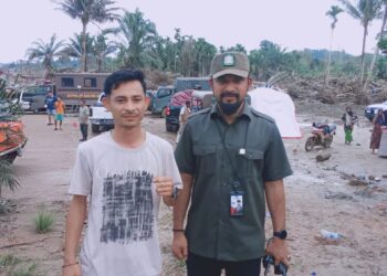 Warga Dusun Rantau Panjang Bahagia Kedatangan Bupati Al-farlaky dan Dapat Bantuan