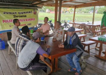 Polsek Kuala Kampar Gelar Jum’at Curhat, Warga Diskusikan Banjir dan Kenakalan Remaja