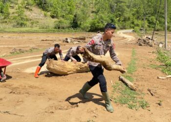 Polri Bersama Rakyat, Gotong Royong Serentak dan Respons Cepat Pulihkan Jalan Pascabencana