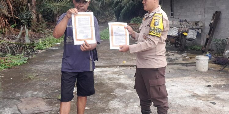 Polisi Sebarkan Maklumat Kapolda di Kuala Kampar untuk Cegah Karhutla