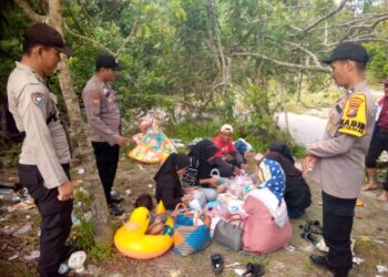 Polsek Teluk Meranti Gelar Patroli di Pantai Ogis, Waspadai Ombak Bono