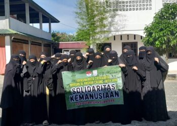 Pesantren Darul Ulum Tgk Chik Jauhari Meulaboh Serahkan Bantuan Melalui Posko Al Anshar Calang