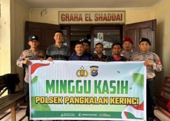 Polsek Pangkalan Kerinci Gelar Minggu Kasih di GPDI El Syhadai, Imbau Jemaat Waspada Hoaks