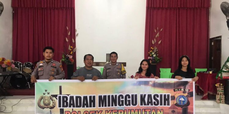 Polsek Kerumutan Gelar Minggu Kasih, Dengarkan Aspirasi Jemaat GGP Desa Bukit Lembah Subur