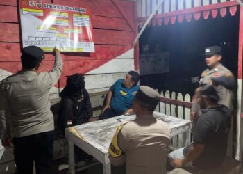 Polsek Pangkalan Kuras Tingkatkan Keamanan, Lakukan Pengecekan Pos Kamling Warga