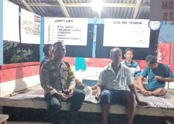 Polsek Kerumutan Cek Pos Kamling, Tingkatkan Keamanan Warga di Malam Hari
