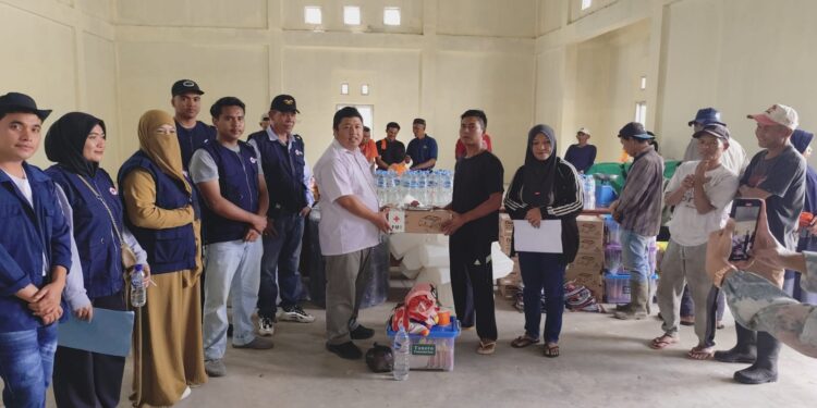 PMI Bener Meriah Salurkan Bantuan Kepada Korban Bencana Di Tiga Kampung