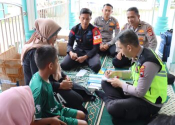 Polres Aceh Tengah Hadirkan Layanan Kesehatan Dan Bagi Alat Tulis Untuk Anak-anak Di Posko Pengungsian