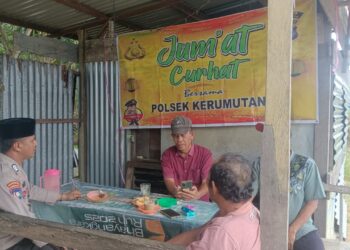 Polsek Kerumutan Gelar Jum’at Curhat, Dorong Patroli dan Siskamling untuk Cegah Kenakalan Remaja dan Pencurian Sawit