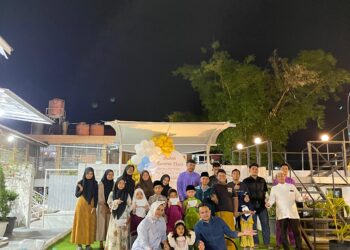 Syukuran 30 Tahun Indah Kesuma Noer, Wadirut PT Green Palma Riau Jaya, Berbagi Bersama Puluhan Anak Yatim